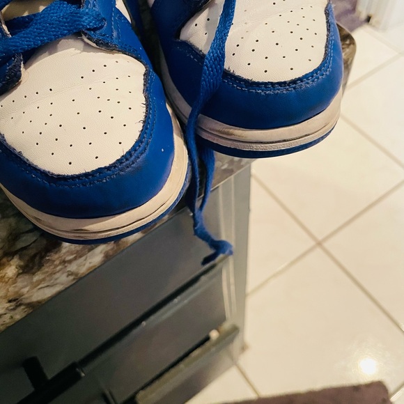 Nike Kids Sneakers Blue and White - Picture 8 of 8